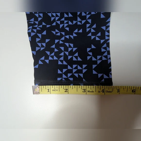 Sweaty Betty L (US 12) Zero Gravity 7/8 Length Black with Light Blue Geometric - Picture 10 of 14